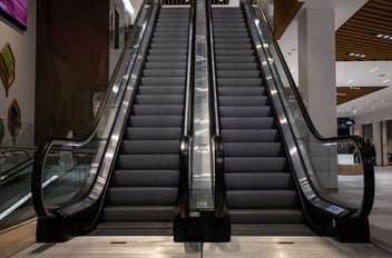 Escalator, escalator safety tips